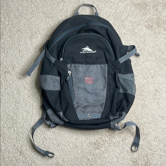 High Sierra Black and Gray “Auburn” Backpack with Adjustable Straps - Picture 1 of 3